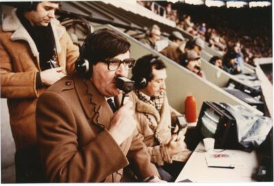 Bill McLaren in de commentary box
